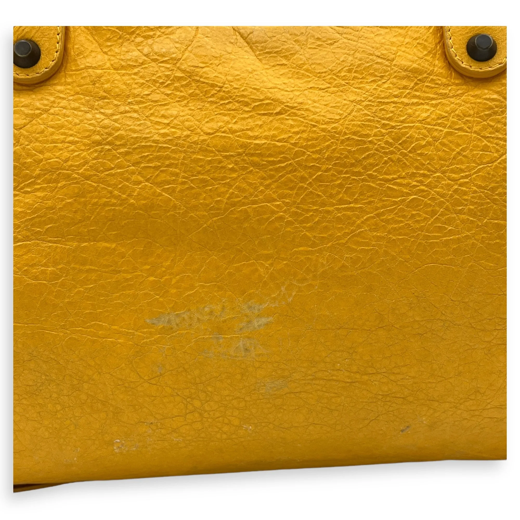 City Top handle bag in Distressed leather, Antique Brass Hardware