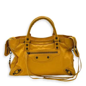 City Top handle bag in Distressed leather, Antique Brass Hardware