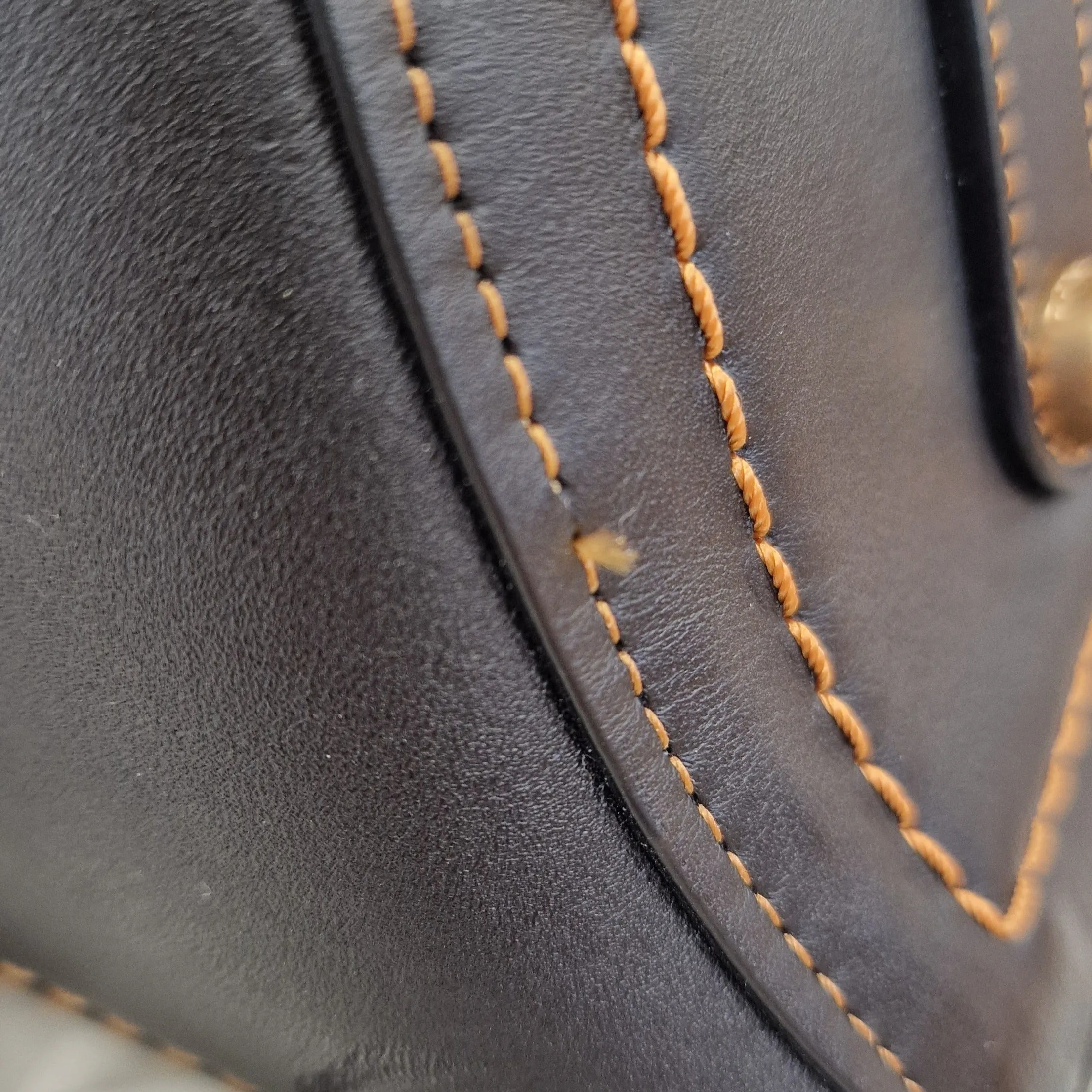 Coach 1941 Rogue Tote Bag With Links in Black & Burgundy Smooth Leather Handbag
