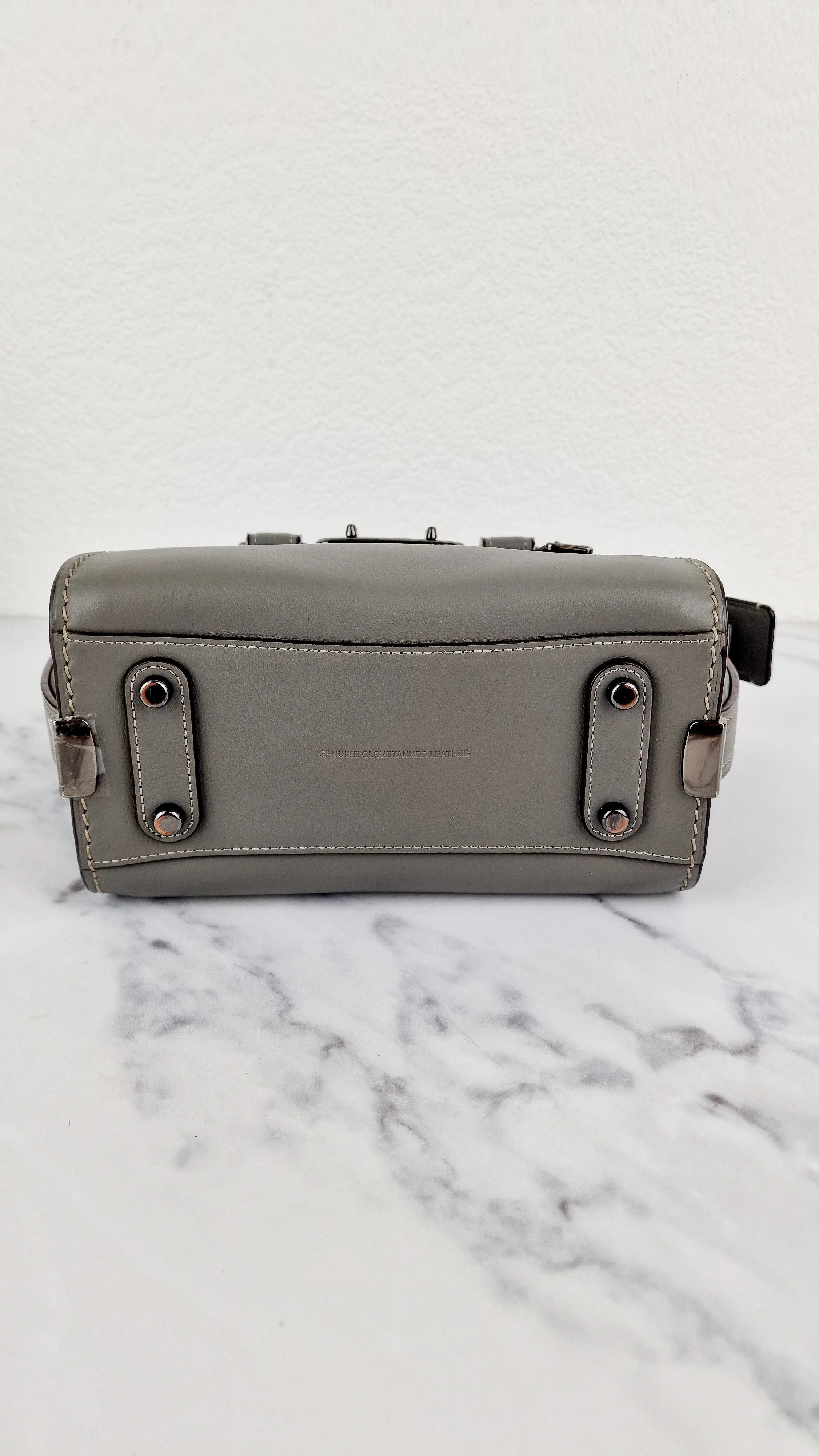 Coach Swagger 21 in Grey Smooth Leather - Handbag Crossbody Bag - Coach 22719