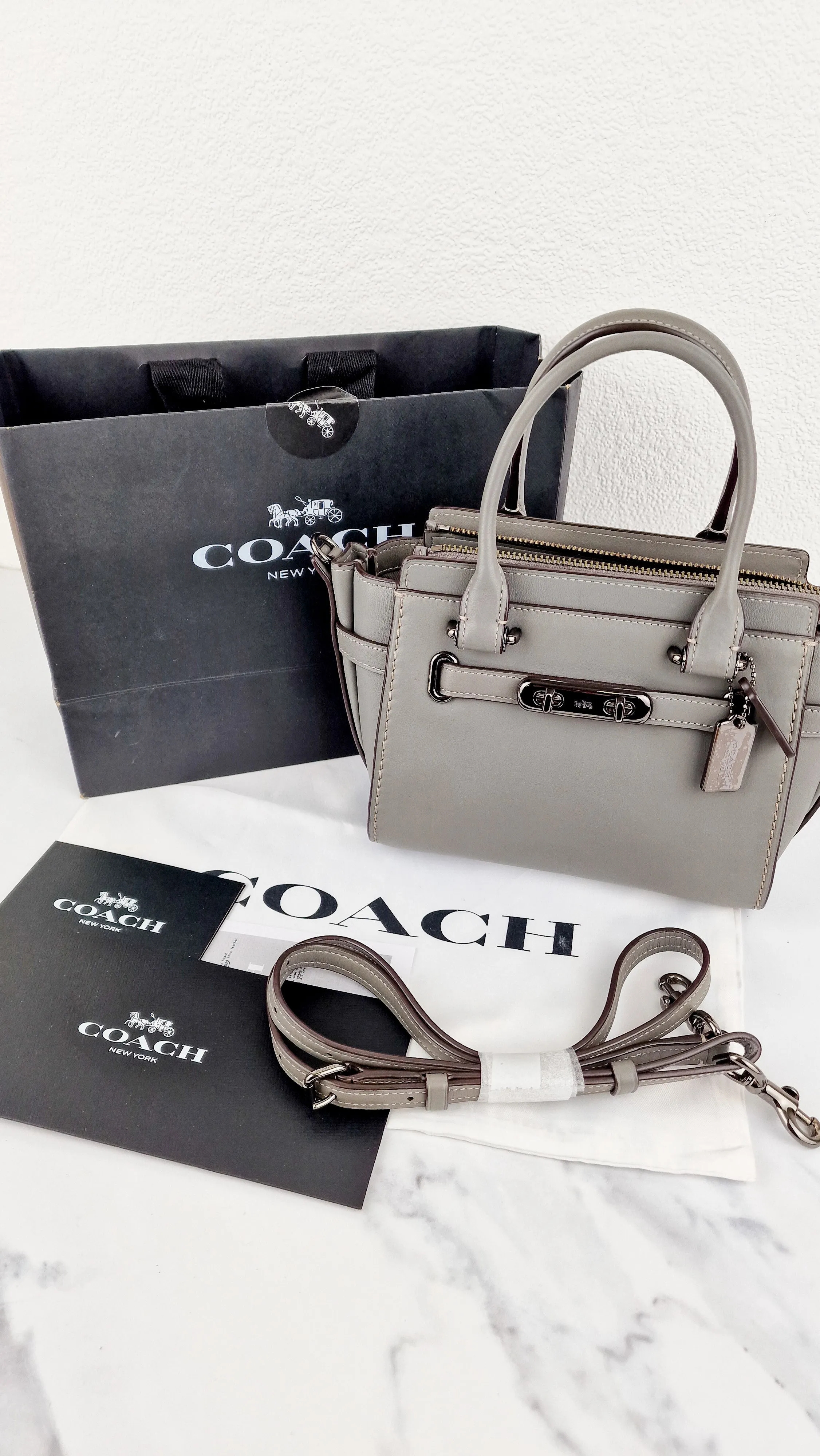 Coach Swagger 21 in Grey Smooth Leather - Handbag Crossbody Bag - Coach 22719