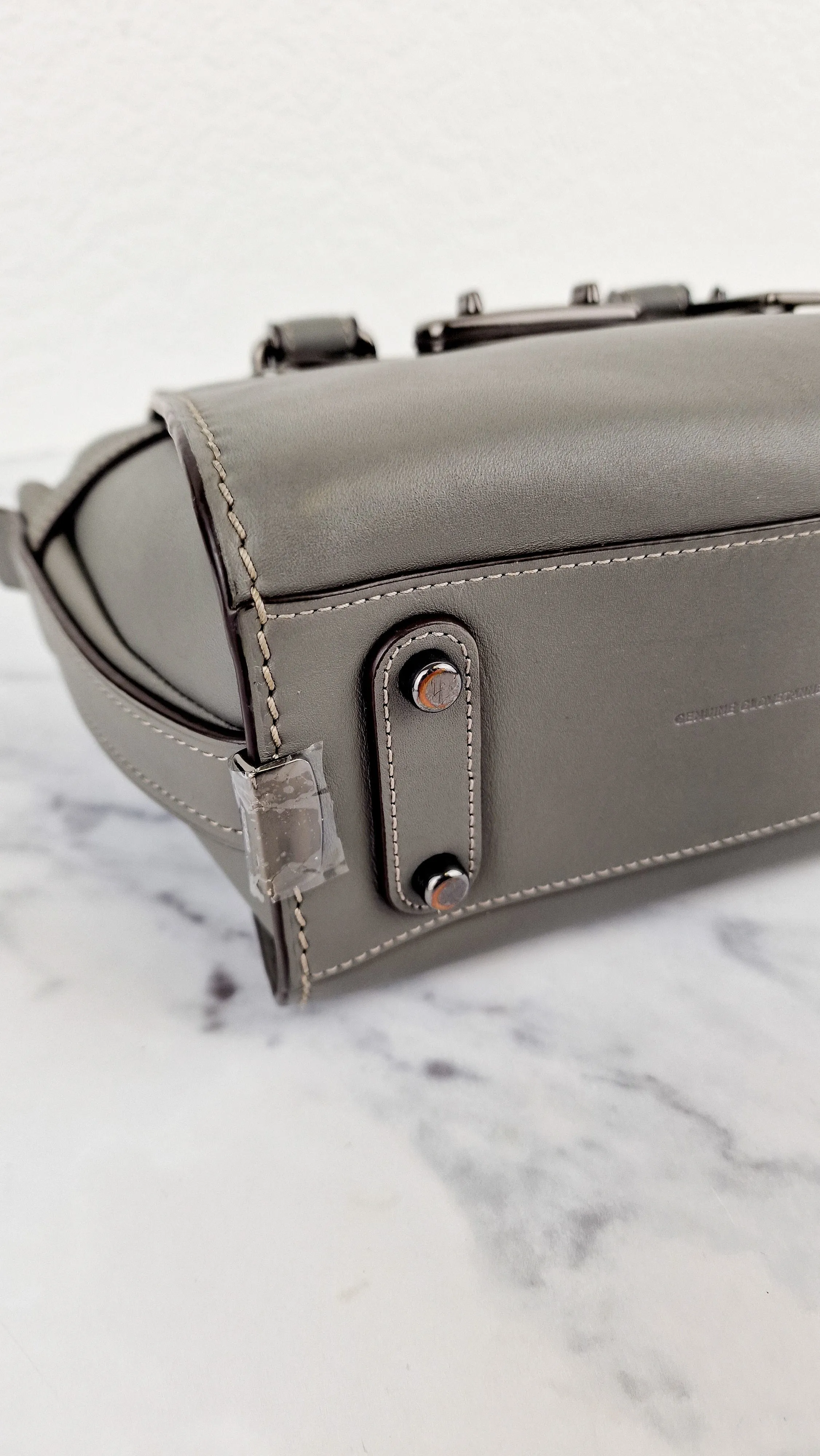 Coach Swagger 21 in Grey Smooth Leather - Handbag Crossbody Bag - Coach 22719