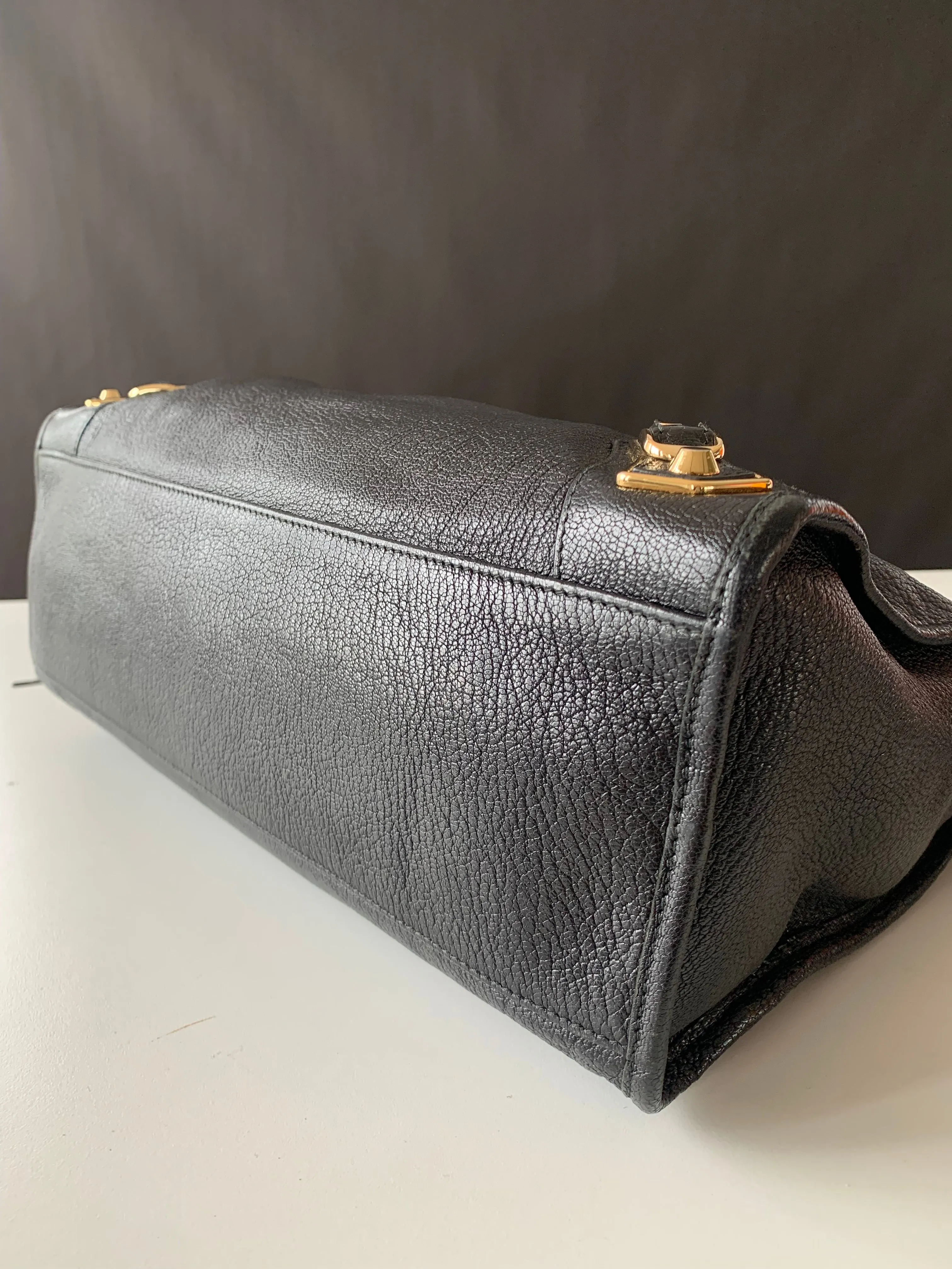 <b>BALENCIAGA</b> <br>Medium City Metallic Edge