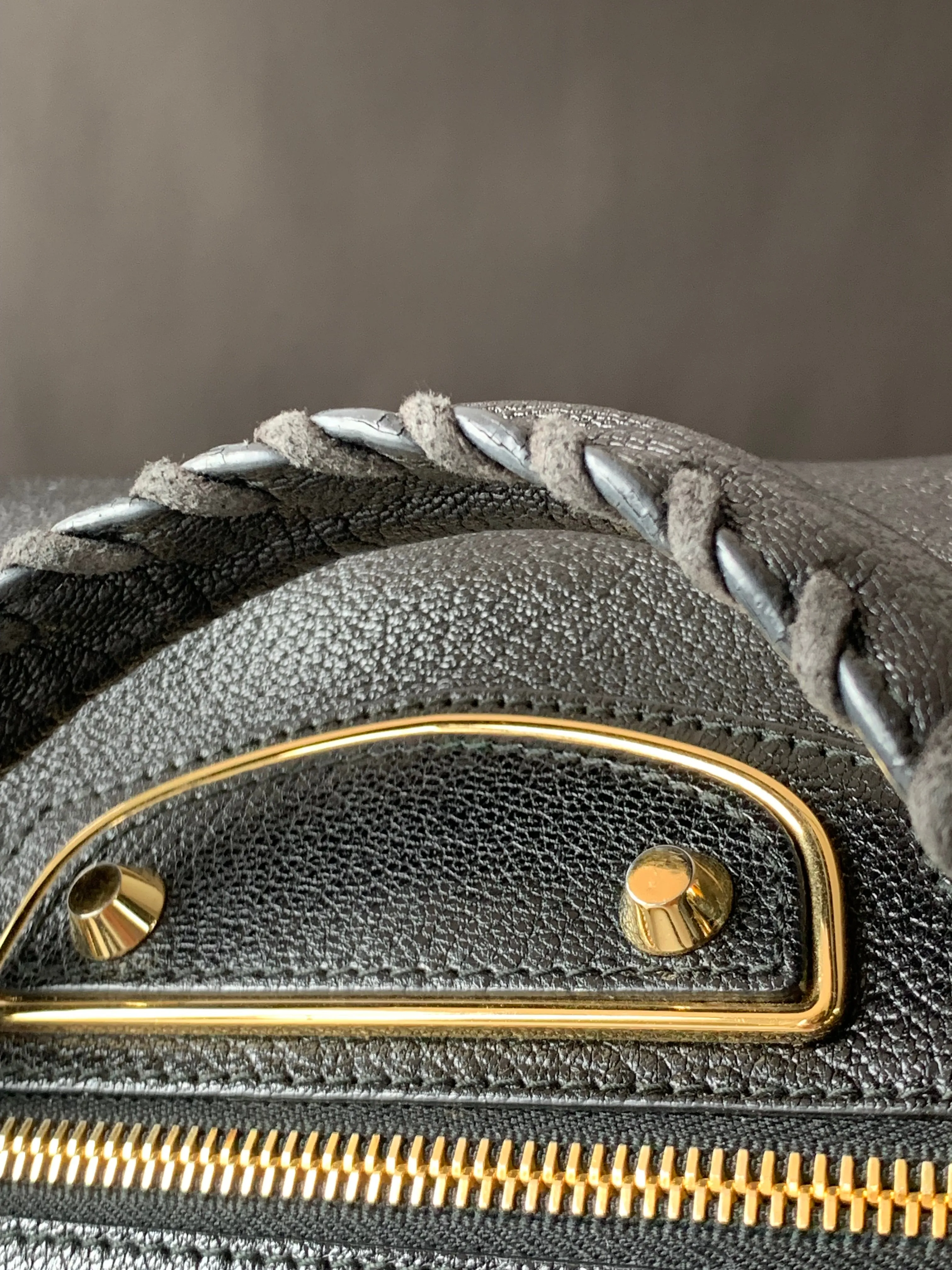 <b>BALENCIAGA</b> <br>Medium City Metallic Edge