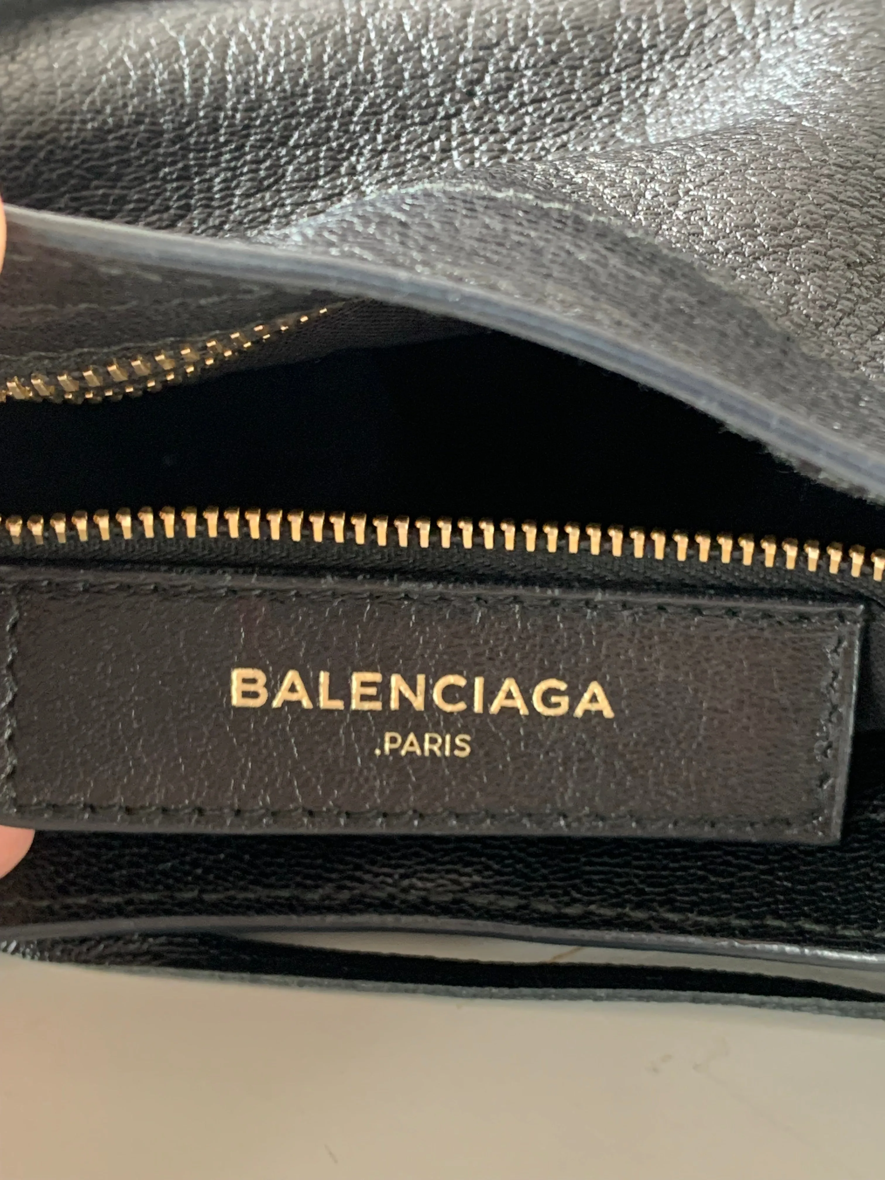 <b>BALENCIAGA</b> <br>Medium City Metallic Edge
