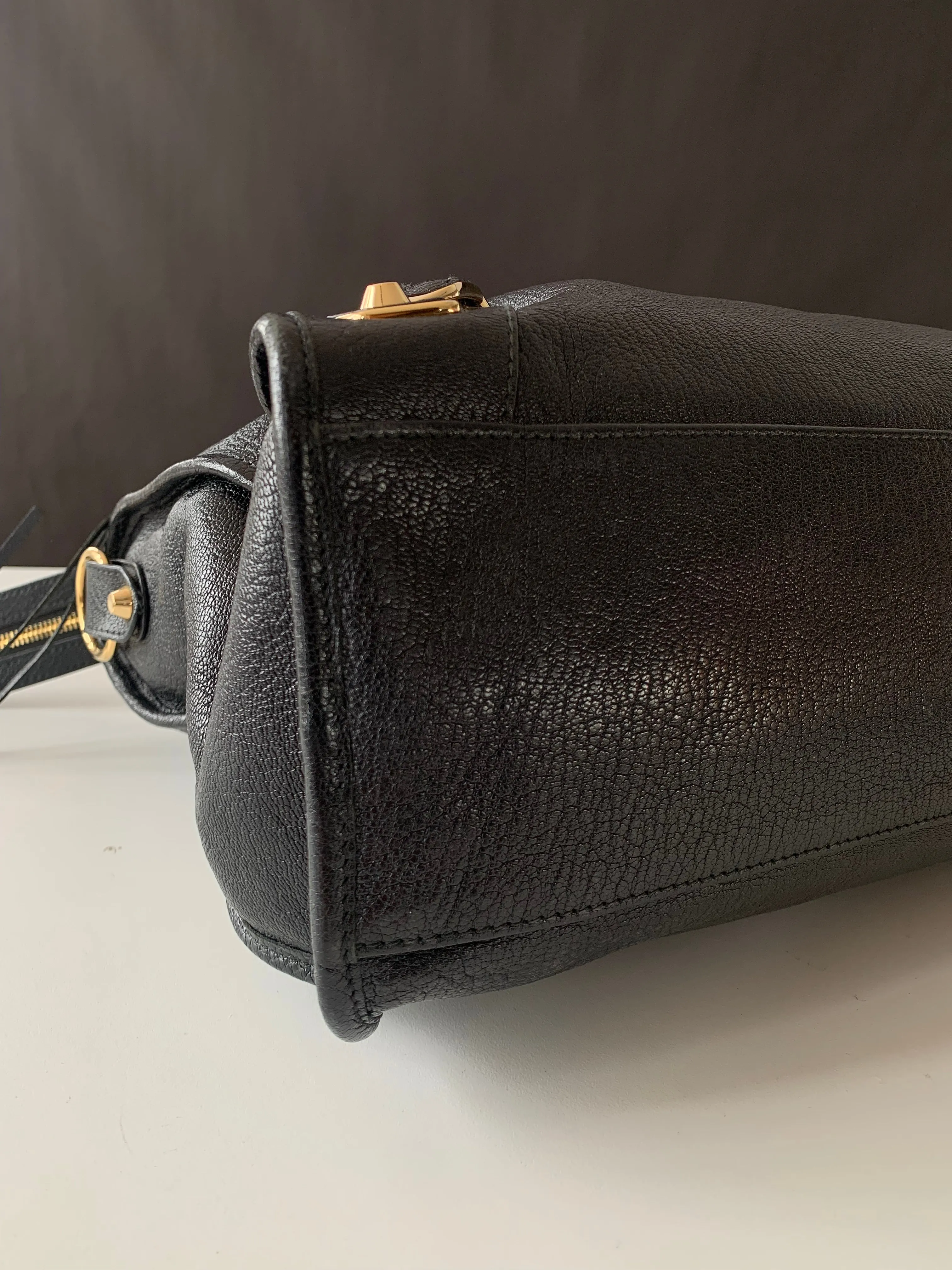 <b>BALENCIAGA</b> <br>Medium City Metallic Edge