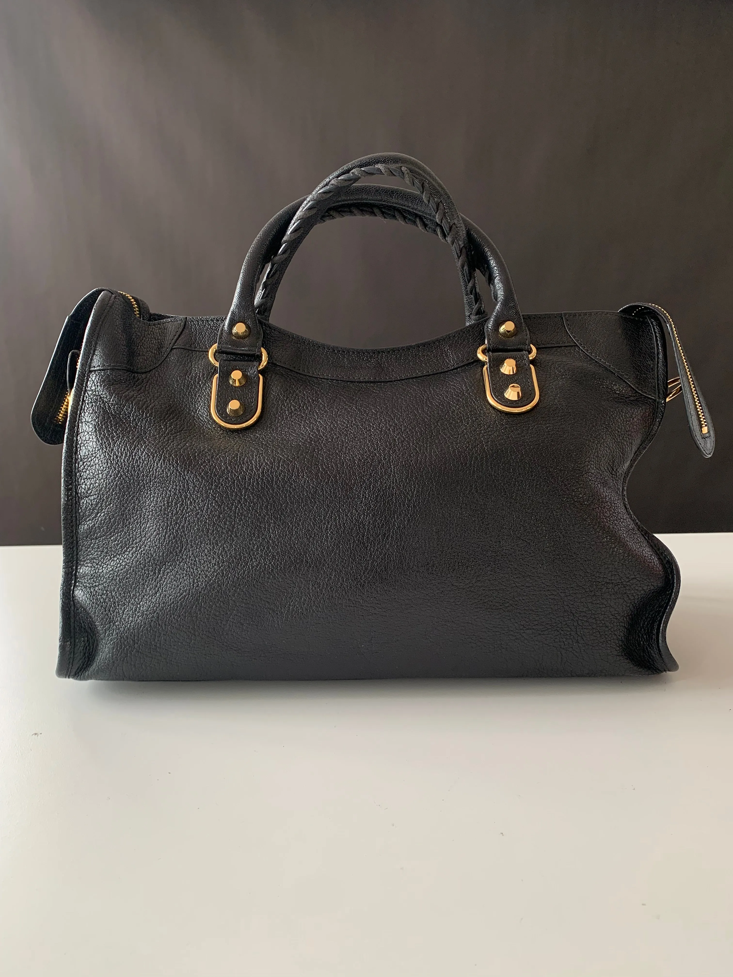 <b>BALENCIAGA</b> <br>Medium City Metallic Edge