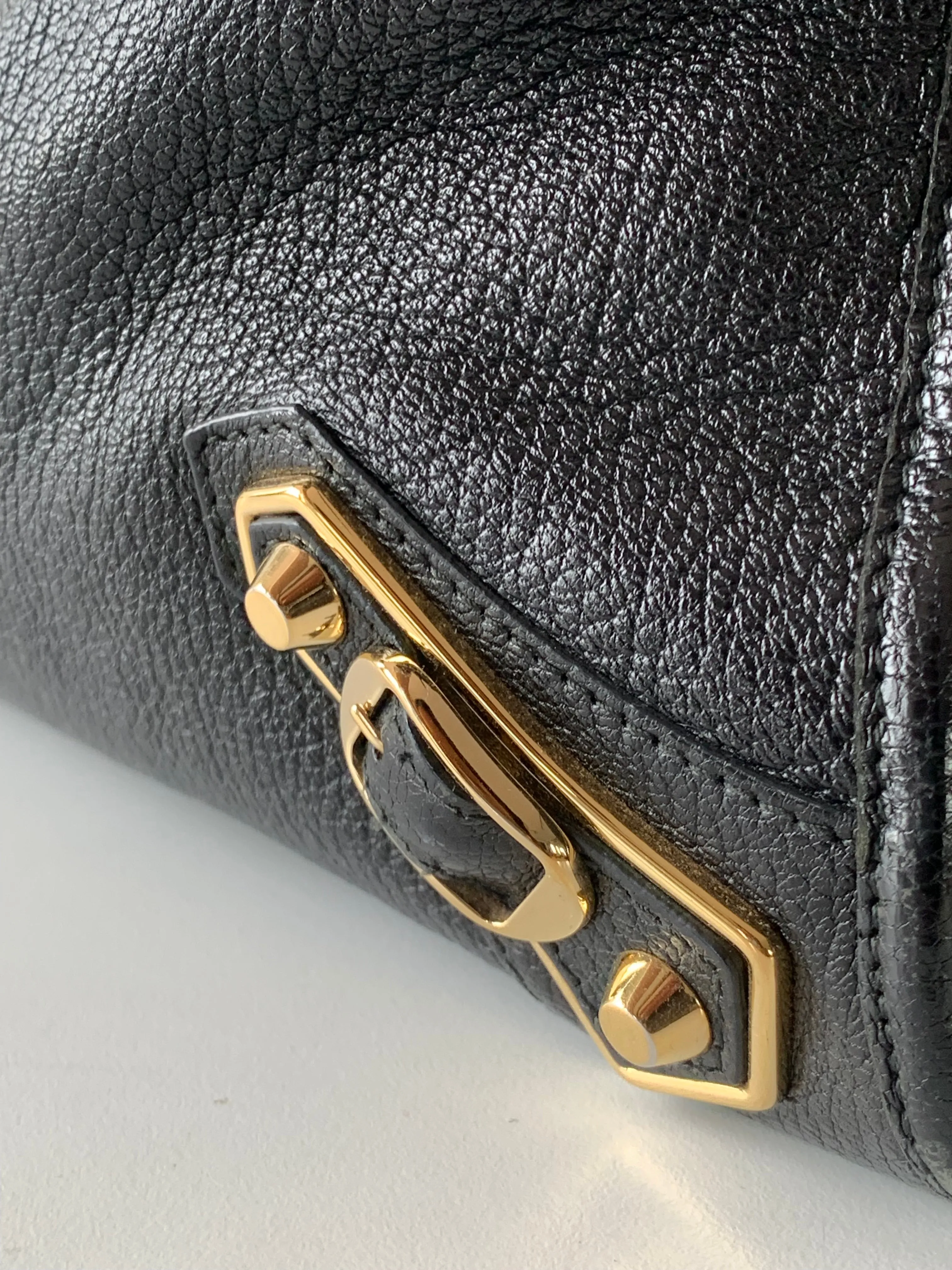 <b>BALENCIAGA</b> <br>Medium City Metallic Edge