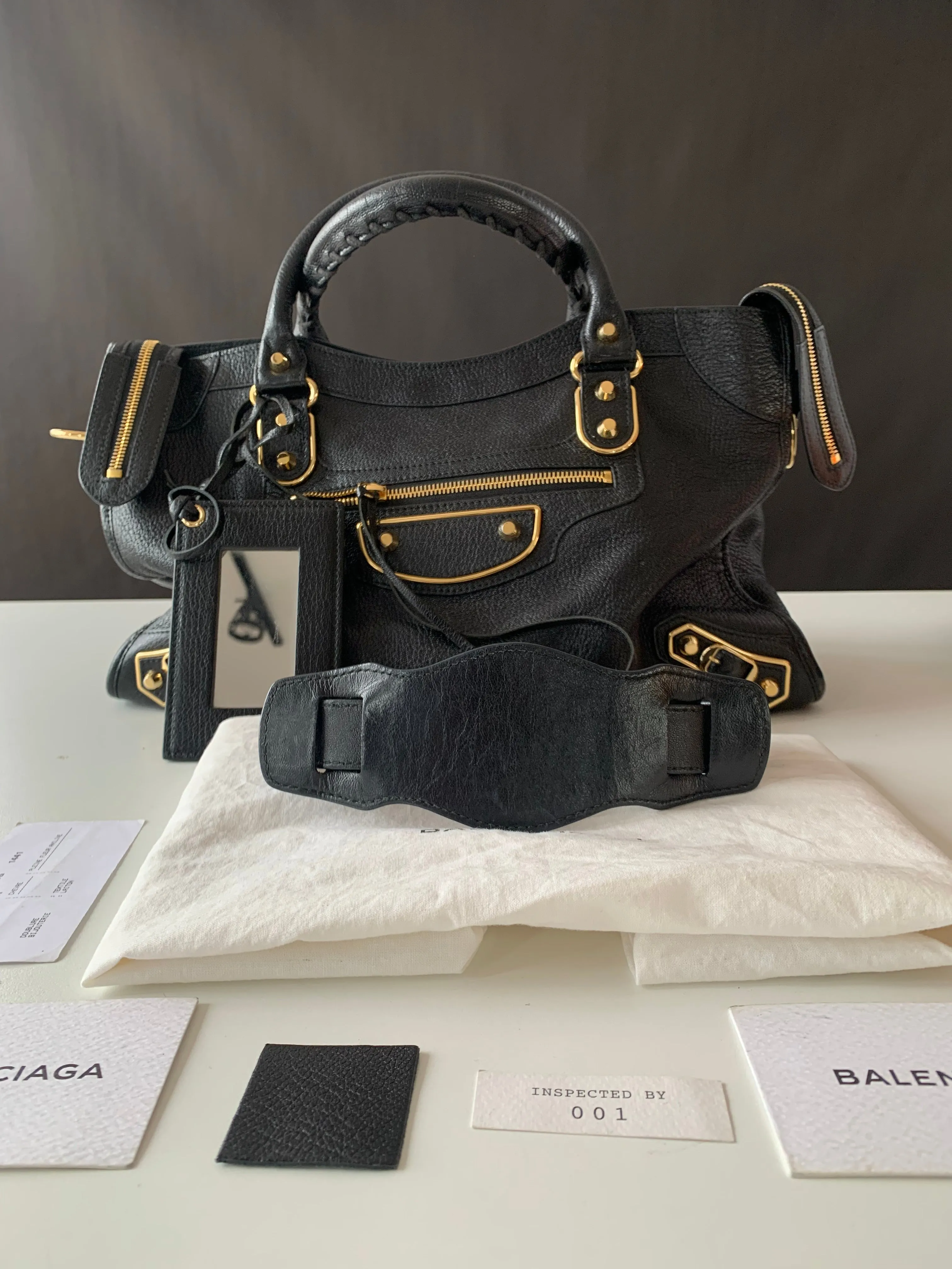 <b>BALENCIAGA</b> <br>Medium City Metallic Edge