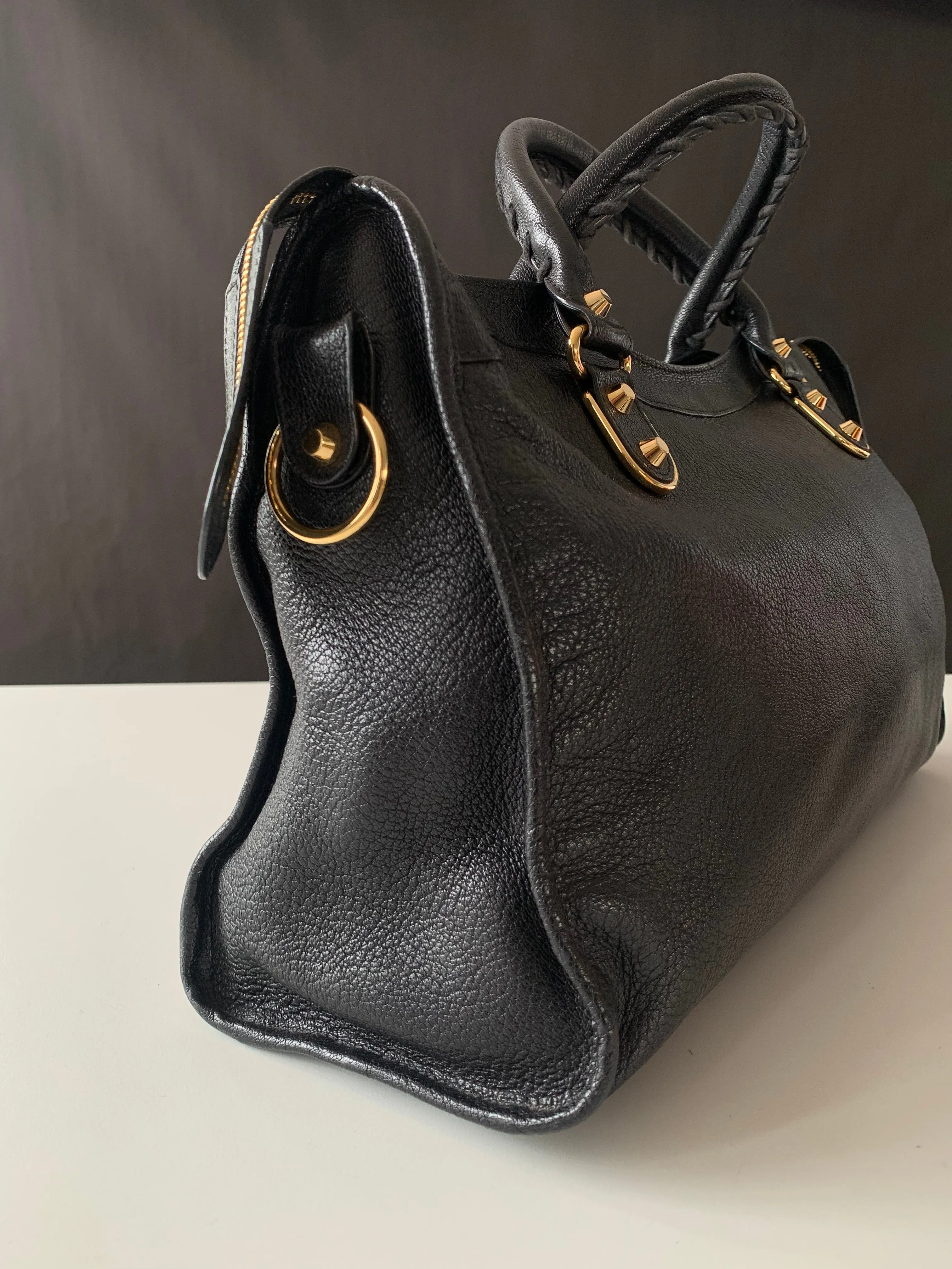 <b>BALENCIAGA</b> <br>Medium City Metallic Edge